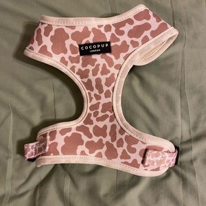 Adorable dog harness! Never used, it was to big for my dog!